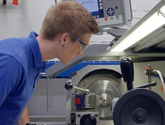 Zerspanungsmechaniker (m/w/d) Zerspanungsmechaniker (m/w/d)