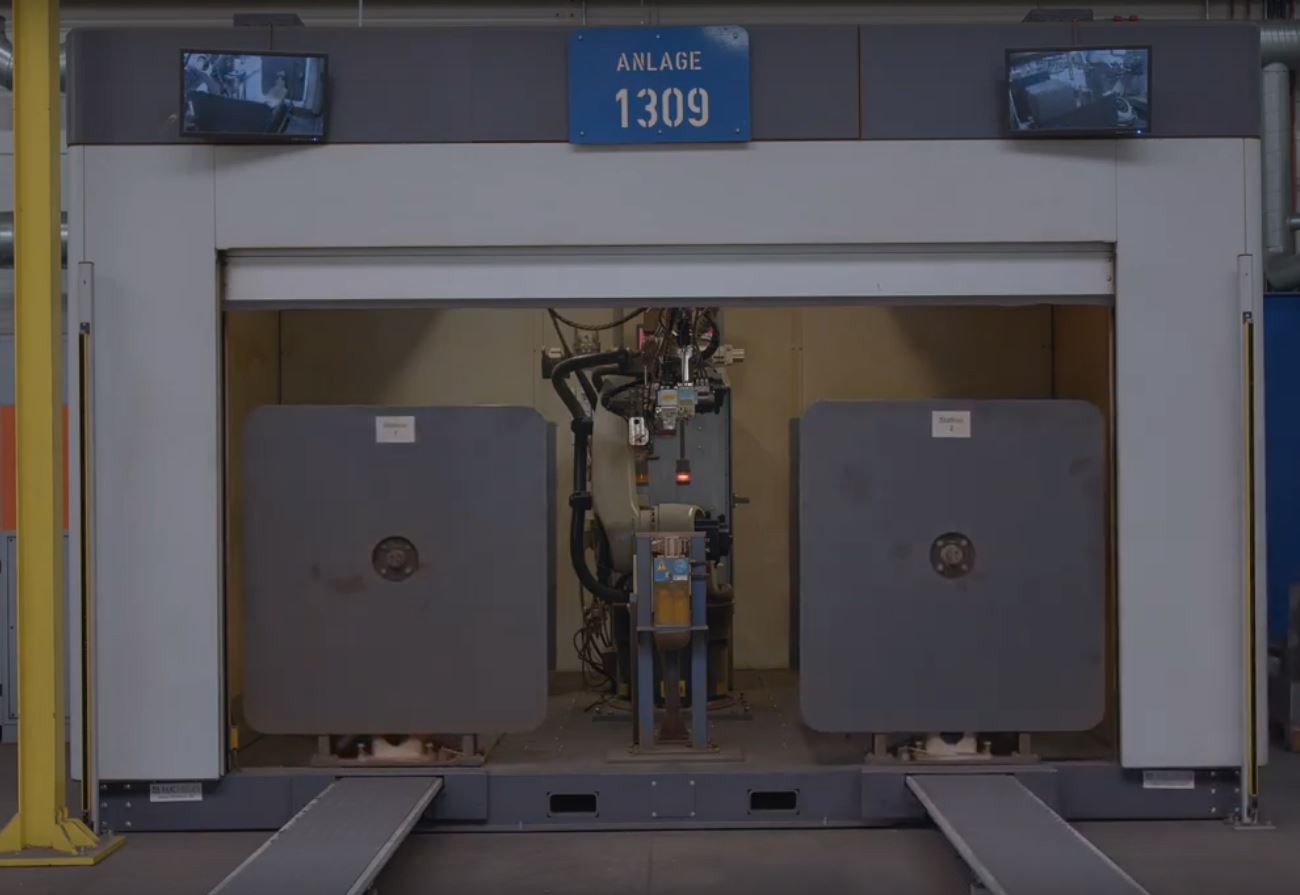 Laserschweißen bei Glüpker Blechtechnologie