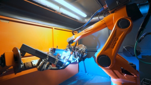 Kompakte QIROX-Roboterzellen bei Nussbaum