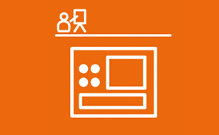 Operator - Bediener am Roboter